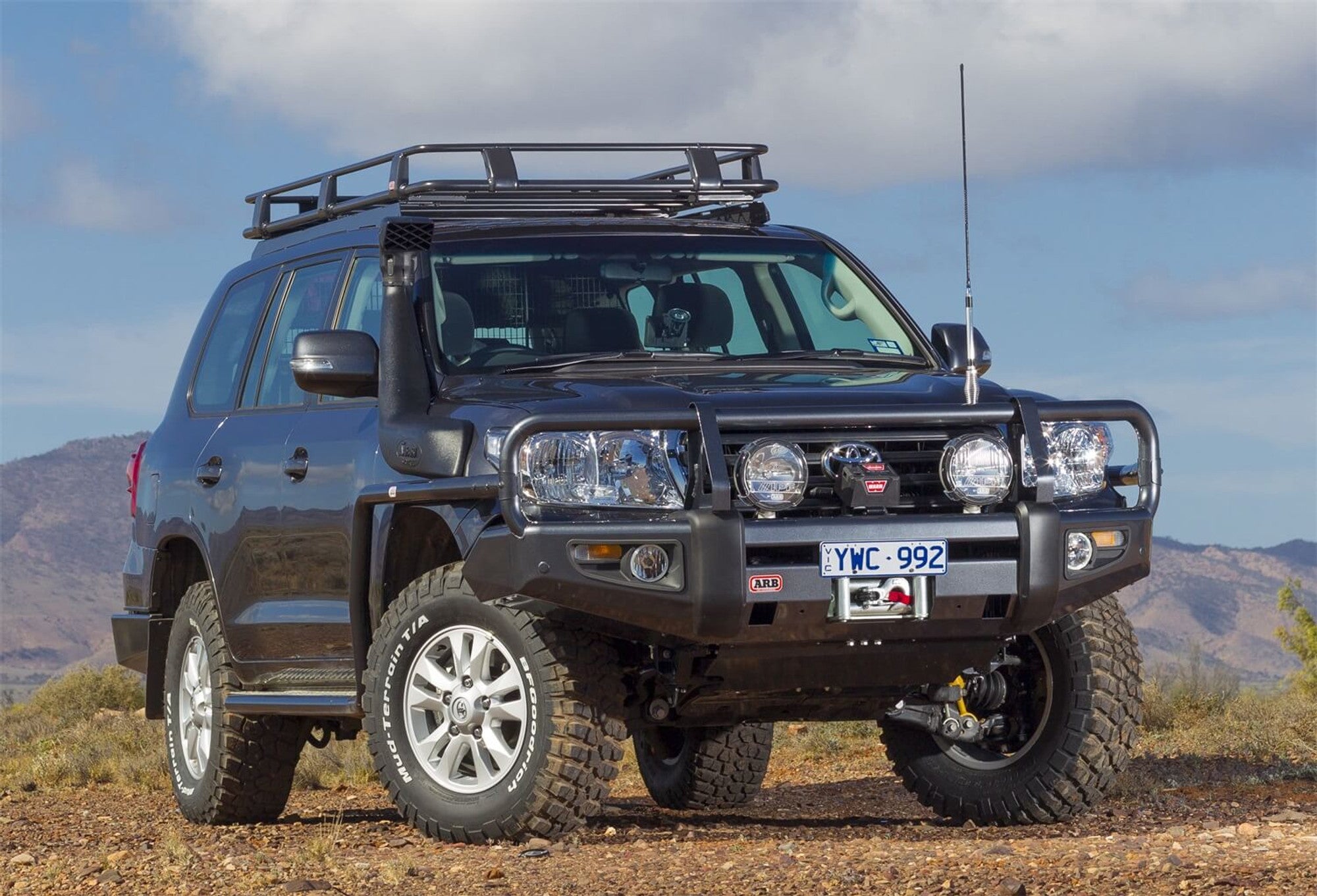 ARB Deluxe Bumper for Toyota 200 Series Land Cruiser