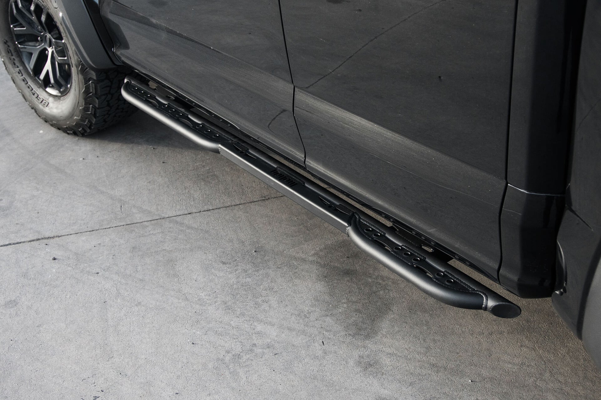 Ford F-Series Venom Side Steps (2 DR)