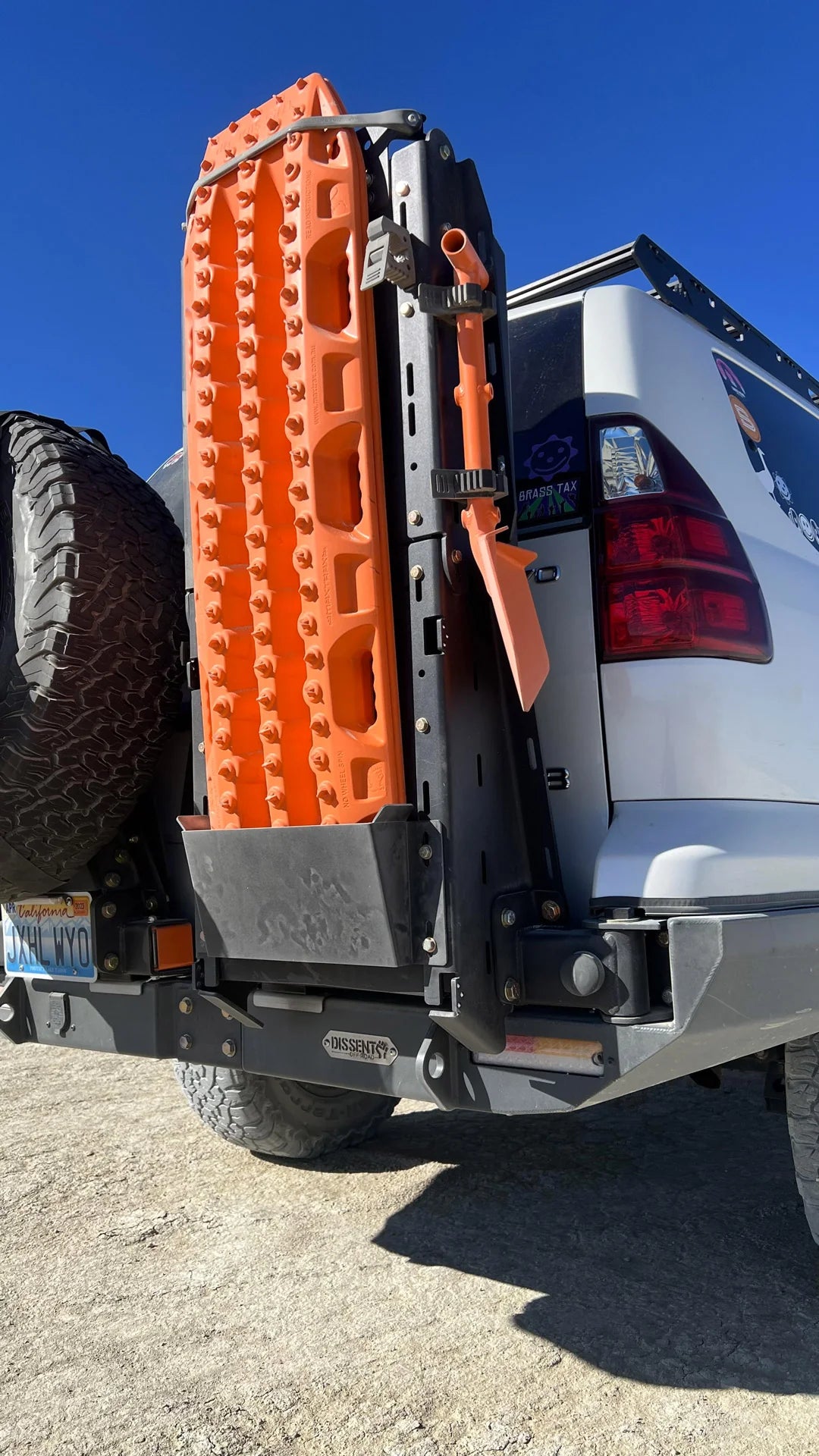 Dissent Off-Road MaxTrax Mount for Overland Panel & Pro Swing-Outs